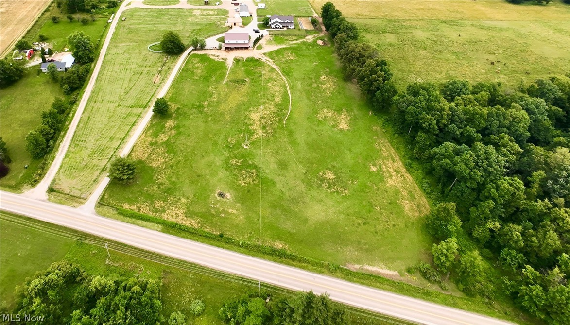 27261 Newcastle Road Howard, OH 43028 - Photo 3 of 41