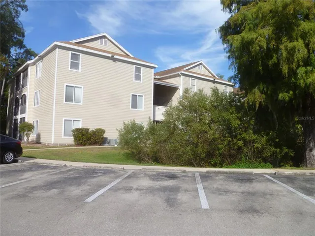 $2,400 | 3800 Southwest 20th Avenue, Unit 411, Gainesville, FL 32607