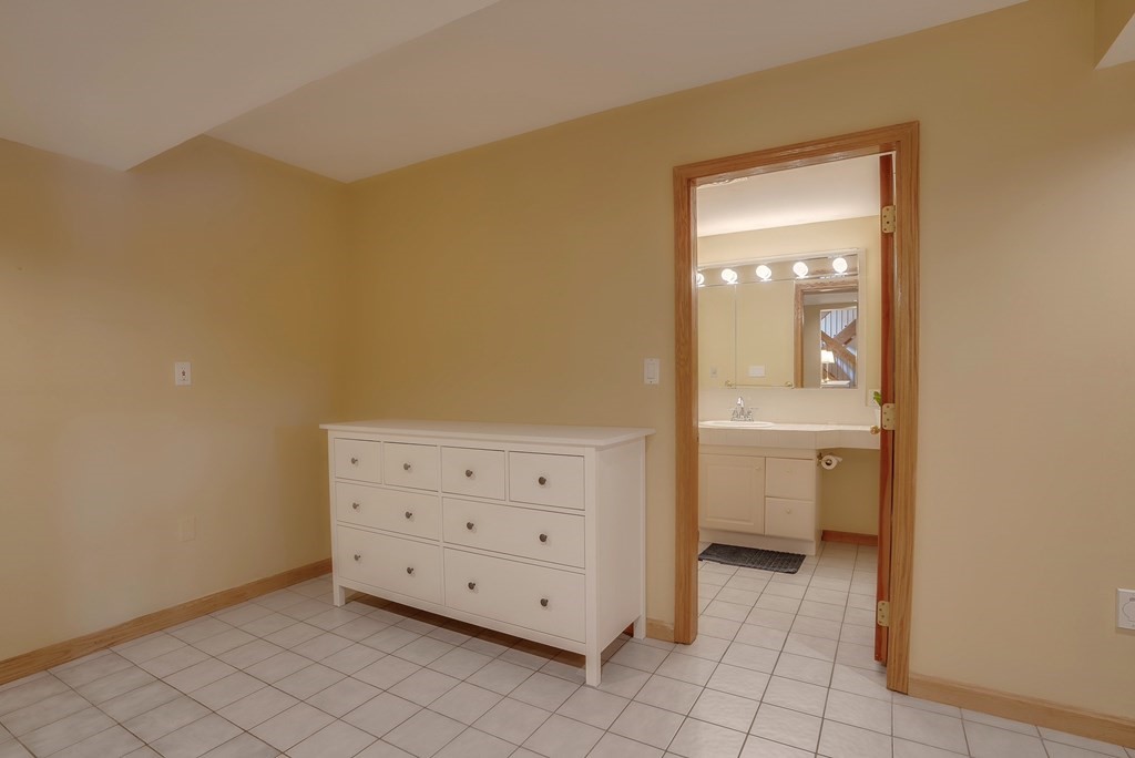 11 Pomeroy Road Andover, MA 01810 - Photo 32 of 41