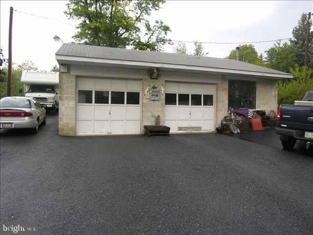 7724 Jonestown Road Harrisburg, PA 17112 - Photo 8 of 12 Gallery Image 8