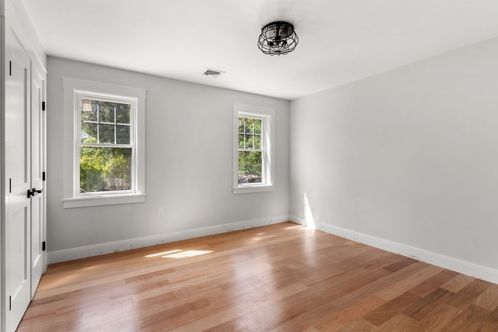 22 Barnstable Road Hull, MA 02045 - Photo 14 of 25 Gallery Image 14