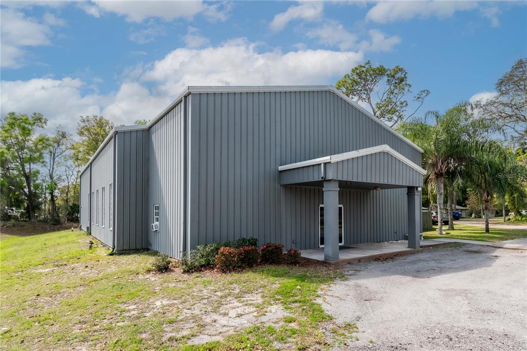 15 Ruckert Circle DeLand, FL 32720 - Photo 2 of 61 a backyard of a house