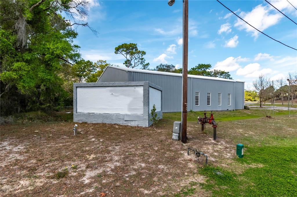15 Ruckert Circle DeLand, FL 32720 - Photo 5 of 61 a view of a backyard
