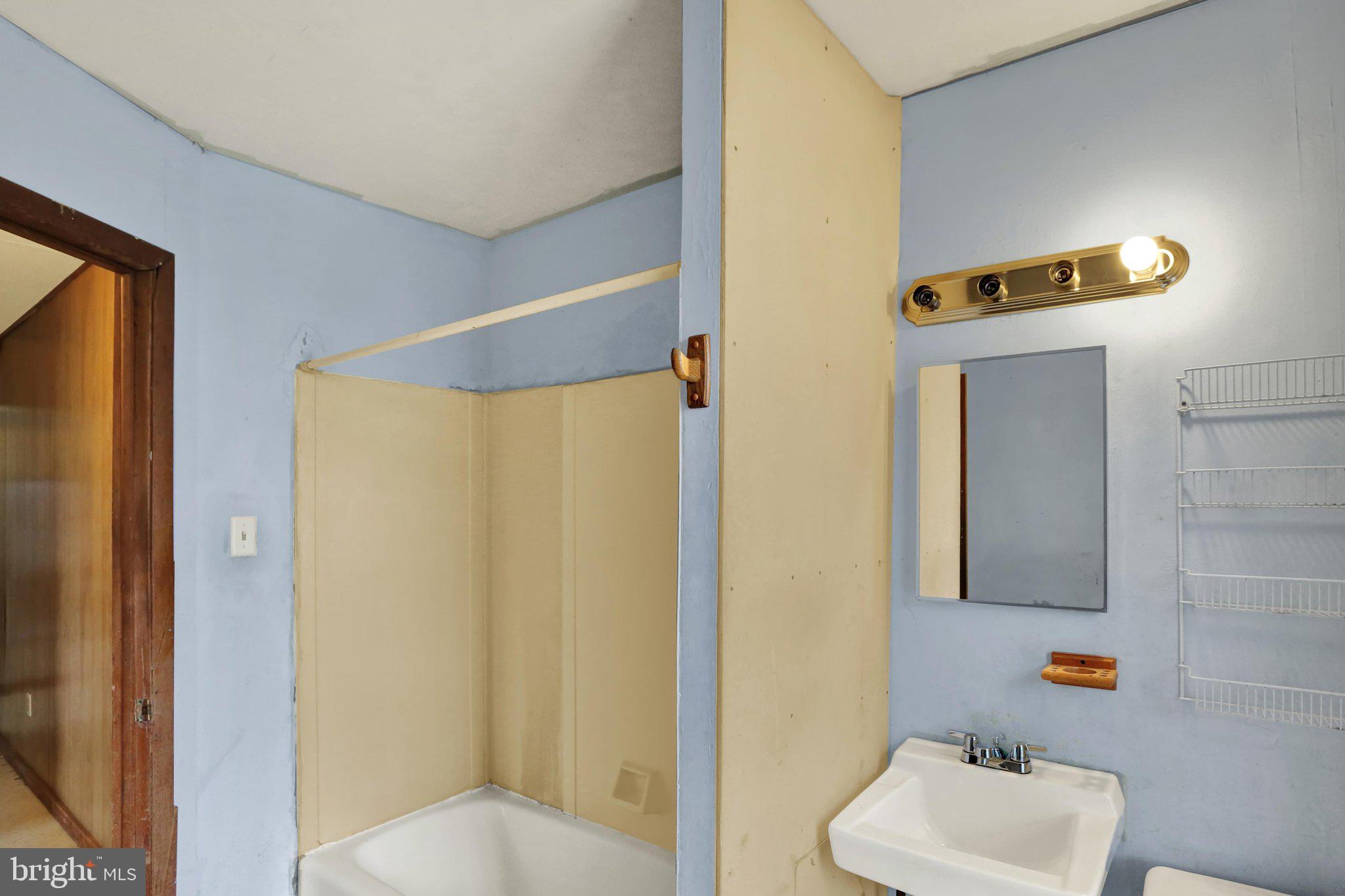 1129 Eagle Point Road Kutztown, PA 19530 - Photo 19 of 41 Full Bath on Second Floor