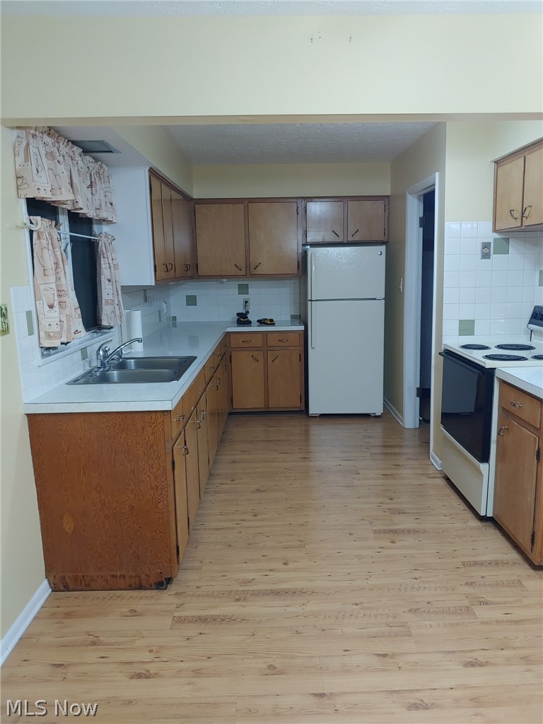 9034 Wiencek Road Streetsboro, OH 44241 - Photo 4 of 21 Spacious kitchen - 4 bedroom unit