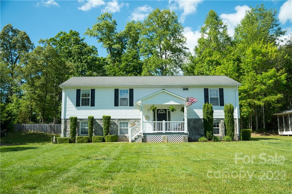 4424 Bridges View Road Morganton, NC 28655 - Photo 1 of 28 Gallery Image 1