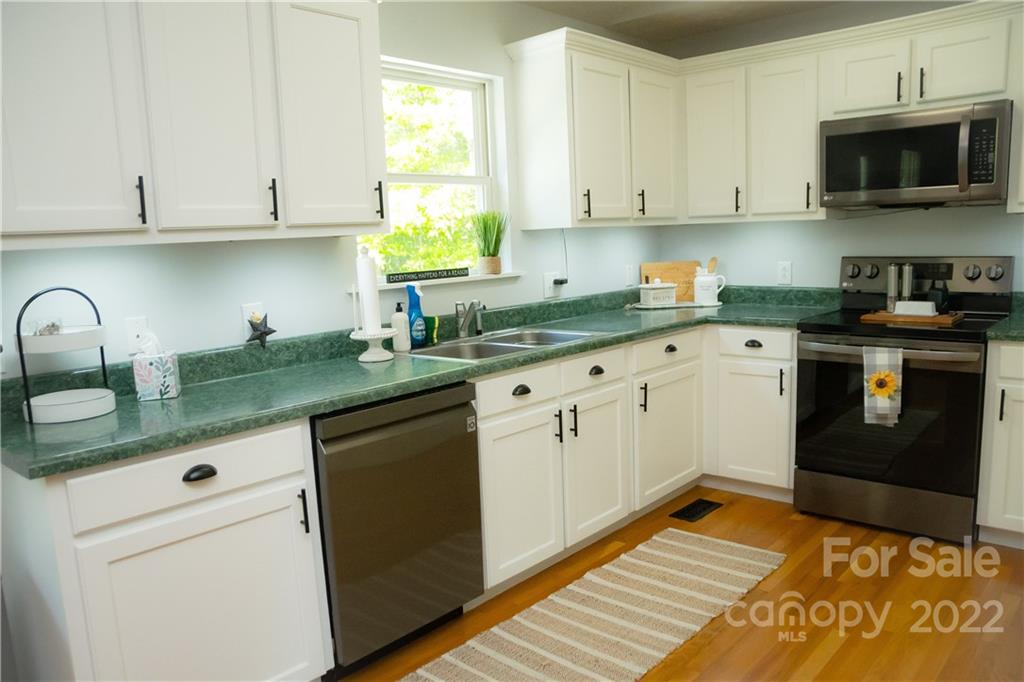 4424 Bridges View Road Morganton, NC 28655 - Photo 11 of 28 Gallery Image 11
