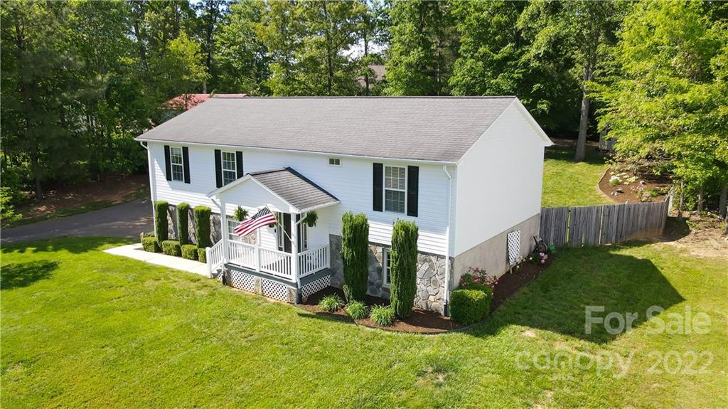 4424 Bridges View Road Morganton, NC 28655 - Photo 3 of 28 Gallery Image 3