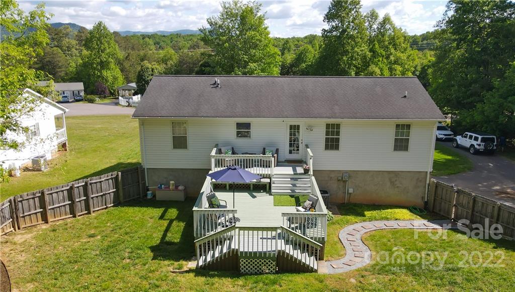 4424 Bridges View Road Morganton, NC 28655 - Photo 4 of 28 Gallery Image 4