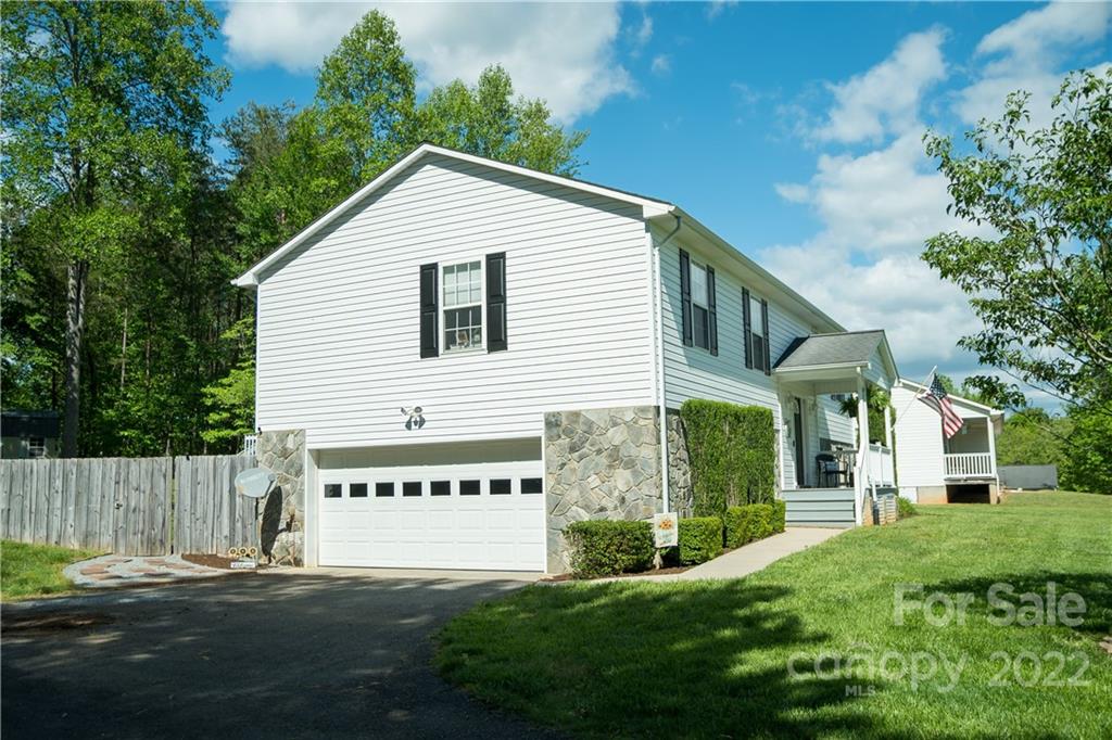 4424 Bridges View Road Morganton, NC 28655 - Photo 5 of 28 Gallery Image 5