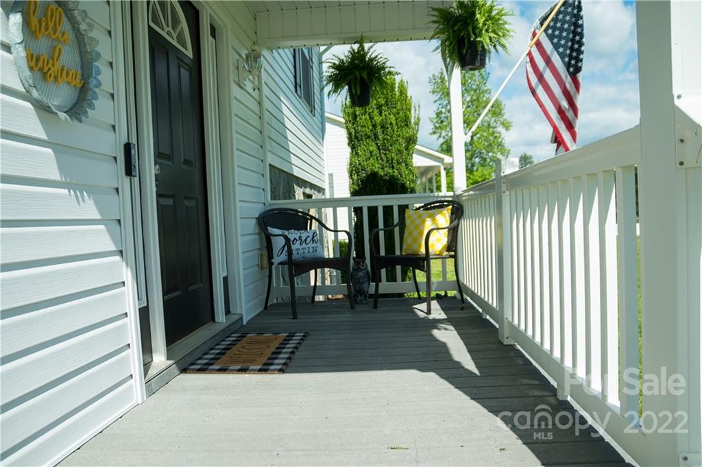 4424 Bridges View Road Morganton, NC 28655 - Photo 6 of 28 Gallery Image 6