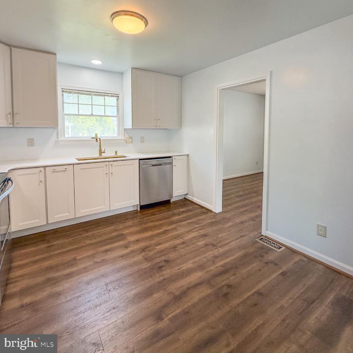 3910 Red Leaf Court Point of Rocks, MD 21777 - Photo 12 of 45 Bright and airy kitchen space.