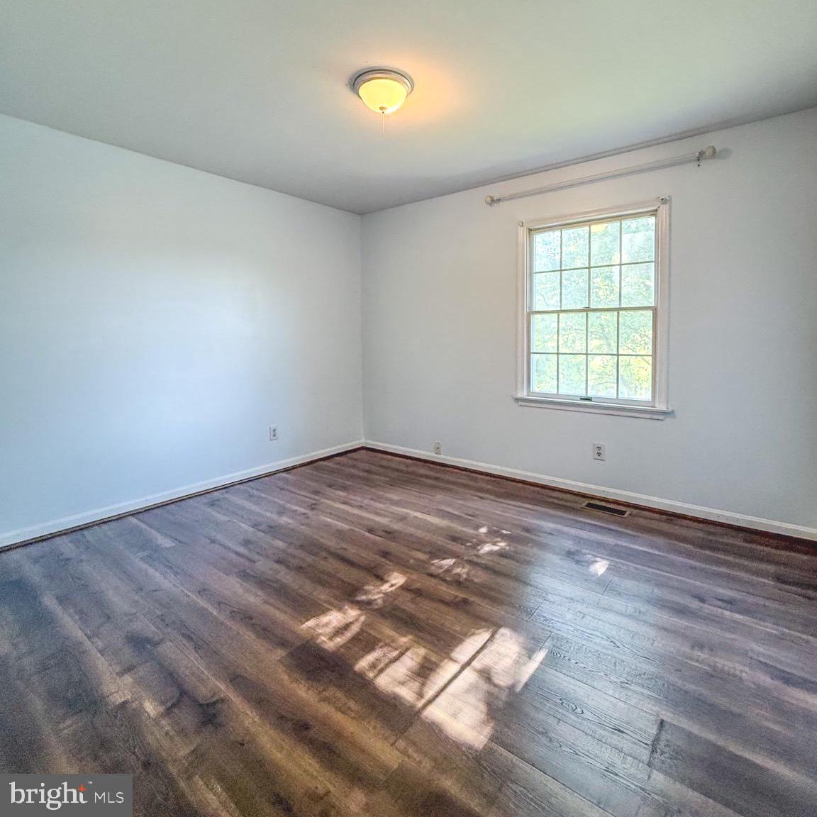 3910 Red Leaf Court Point of Rocks, MD 21777 - Photo 26 of 45 Bright and airy blank canvas room.