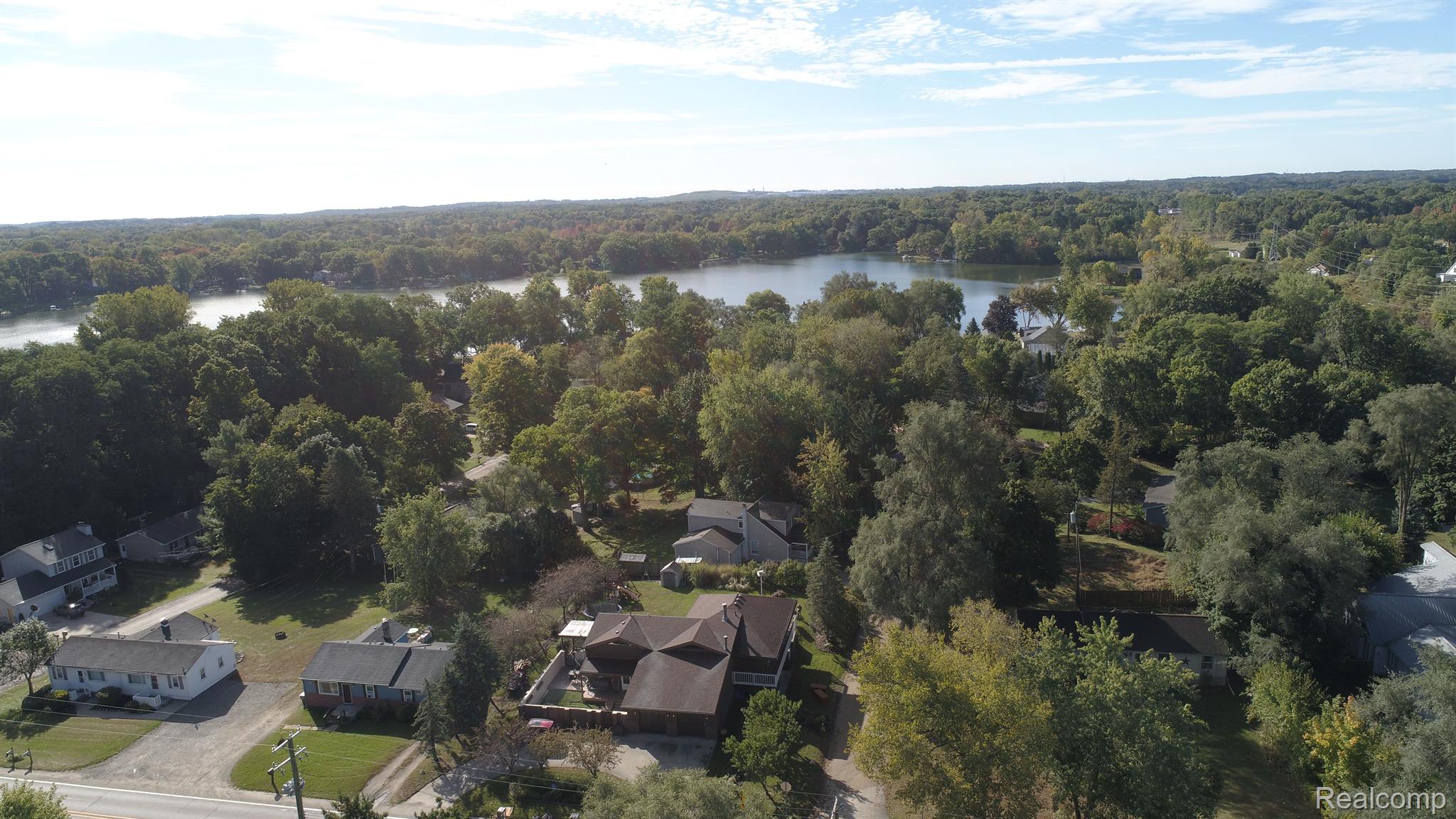 463 Joslyn Road Lake Orion, MI 48362 - Photo 10 of 93 Gallery Image 10
