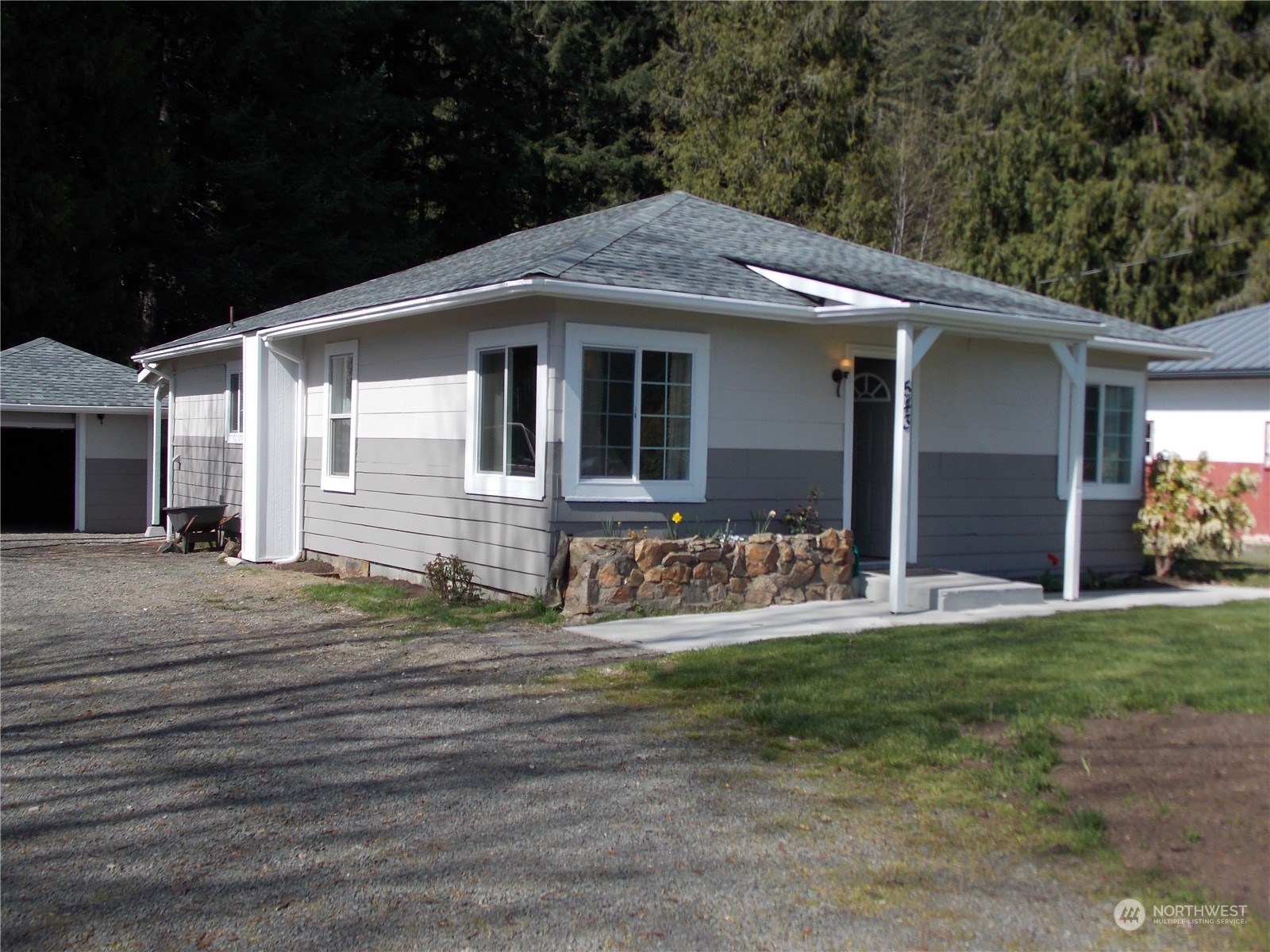 543 Silverbrook Road Randle, WA 98377 - Photo 3 of 22 Gallery Image 3