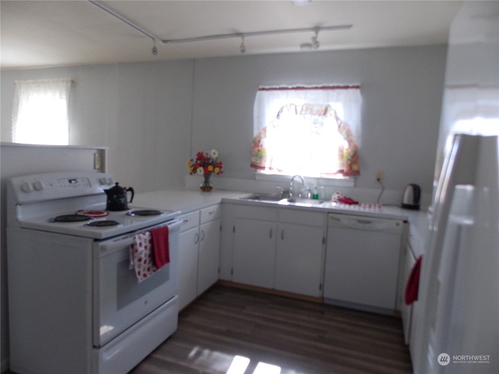 543 Silverbrook Road Randle, WA 98377 - Photo 8 of 22 Gallery Image 8