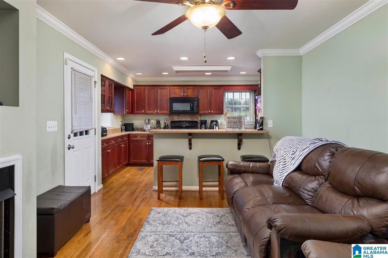 309 26th Court Northwest Birmingham, AL 35215 - Photo 8 of 24