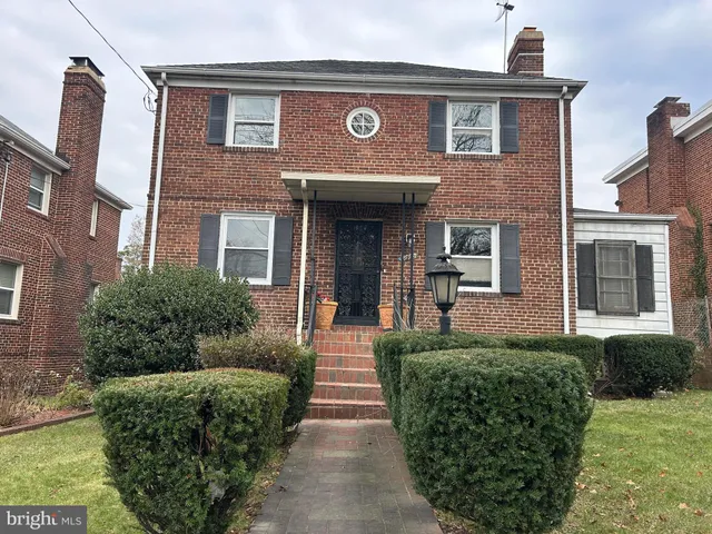 $699,900 | 1520 Montana Avenue Northeast, Washington, DC 20018