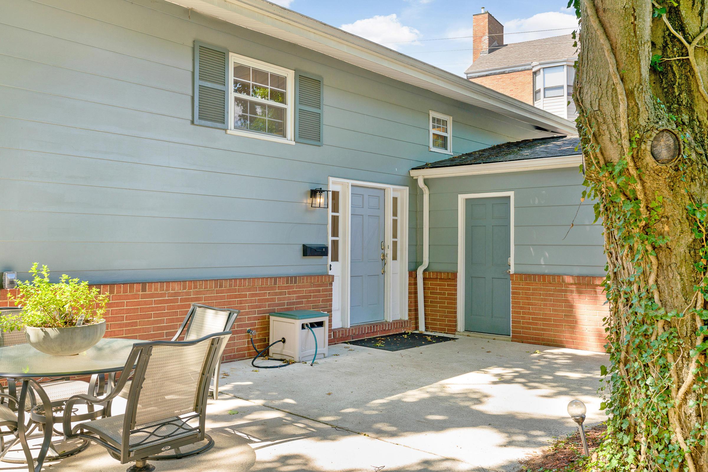35 South Gould Road Columbus, OH 43209 - Photo 4 of 34