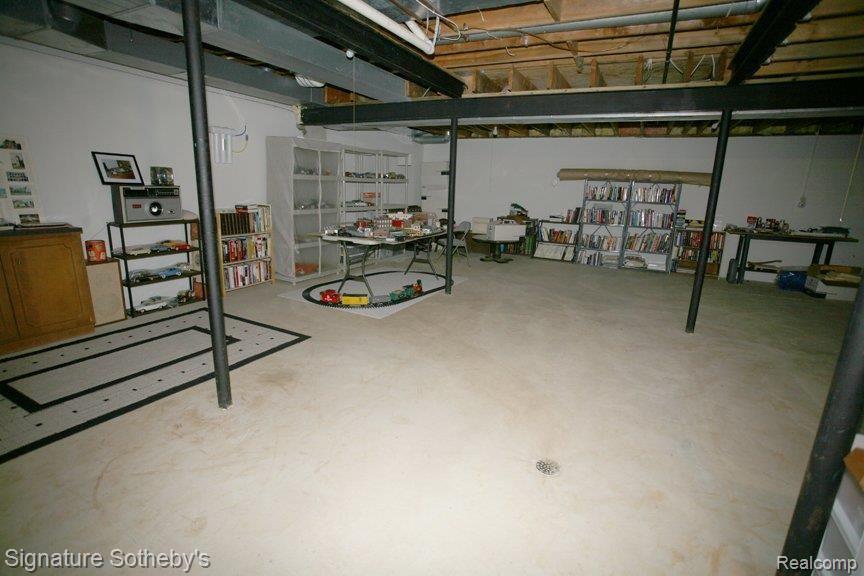 9151 Fox Hollow Road Clarkston, MI 48348 - Photo 20 of 25 Lower Level