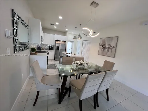 $3,750 | 8001 Northwest 41st Street, Unit 406, Doral, FL 33166