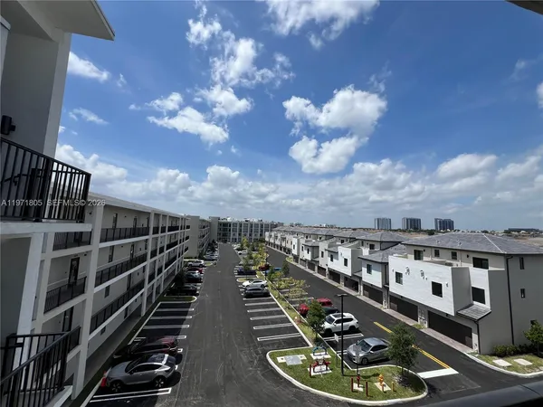 $3,750 | 8001 Northwest 41st Street, Unit 406, Doral, FL 33166