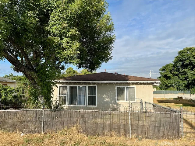 $2,200 | 2288 South Gardena Street, San Bernardino, CA 92408