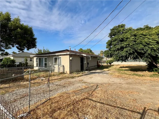 $2,200 | 2288 South Gardena Street, San Bernardino, CA 92408