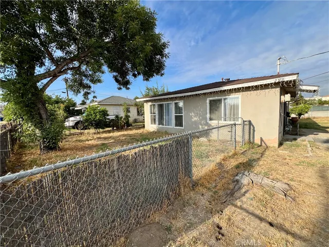 $2,200 | 2288 South Gardena Street, San Bernardino, CA 92408