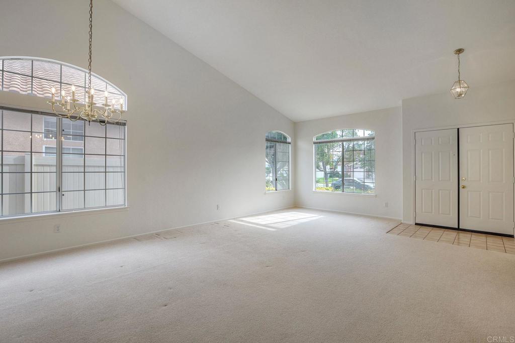 31852 Corte Montecito Temecula, CA 92592 - Photo 10 of 37 DINING LIVING AREA