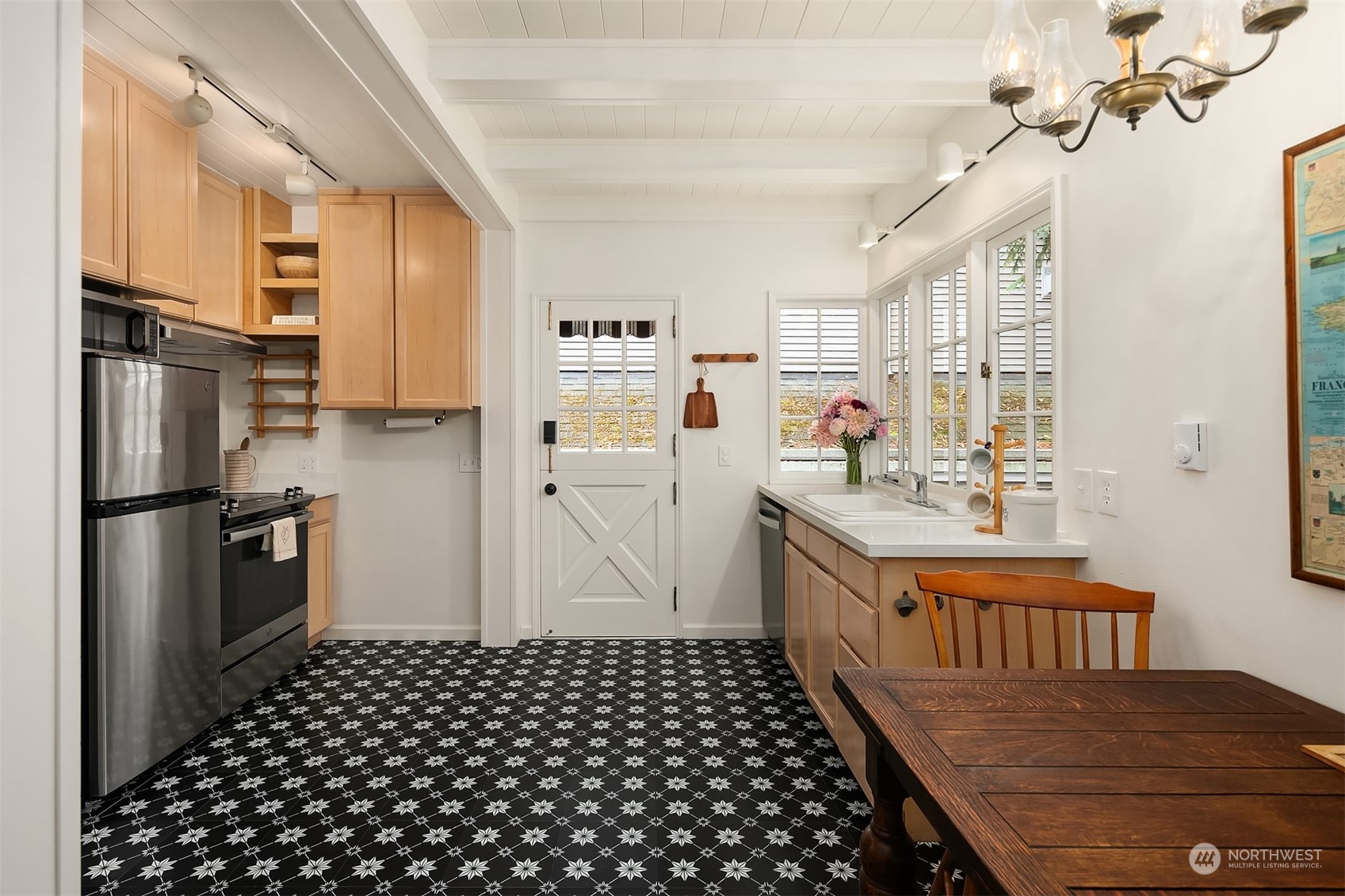 307 North 77th Street Seattle, WA 98103 - Photo 11 of 35