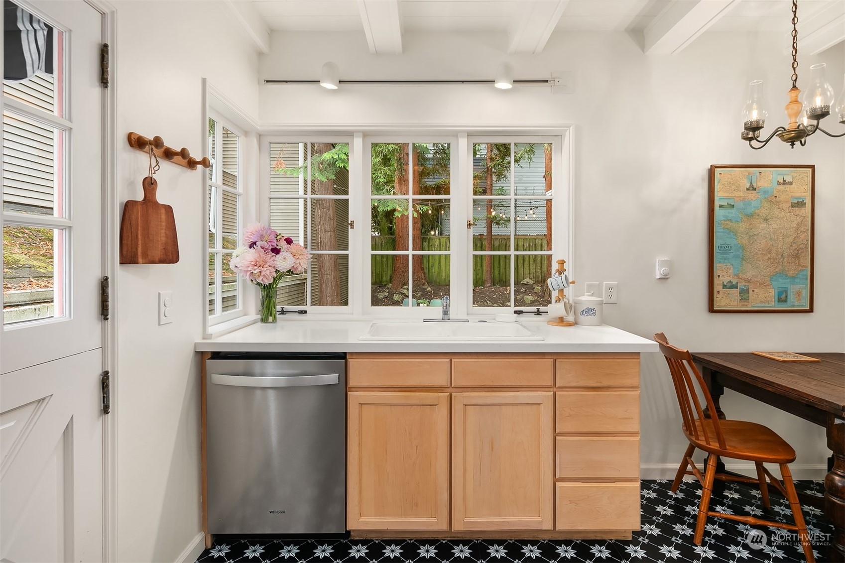 307 North 77th Street Seattle, WA 98103 - Photo 12 of 35