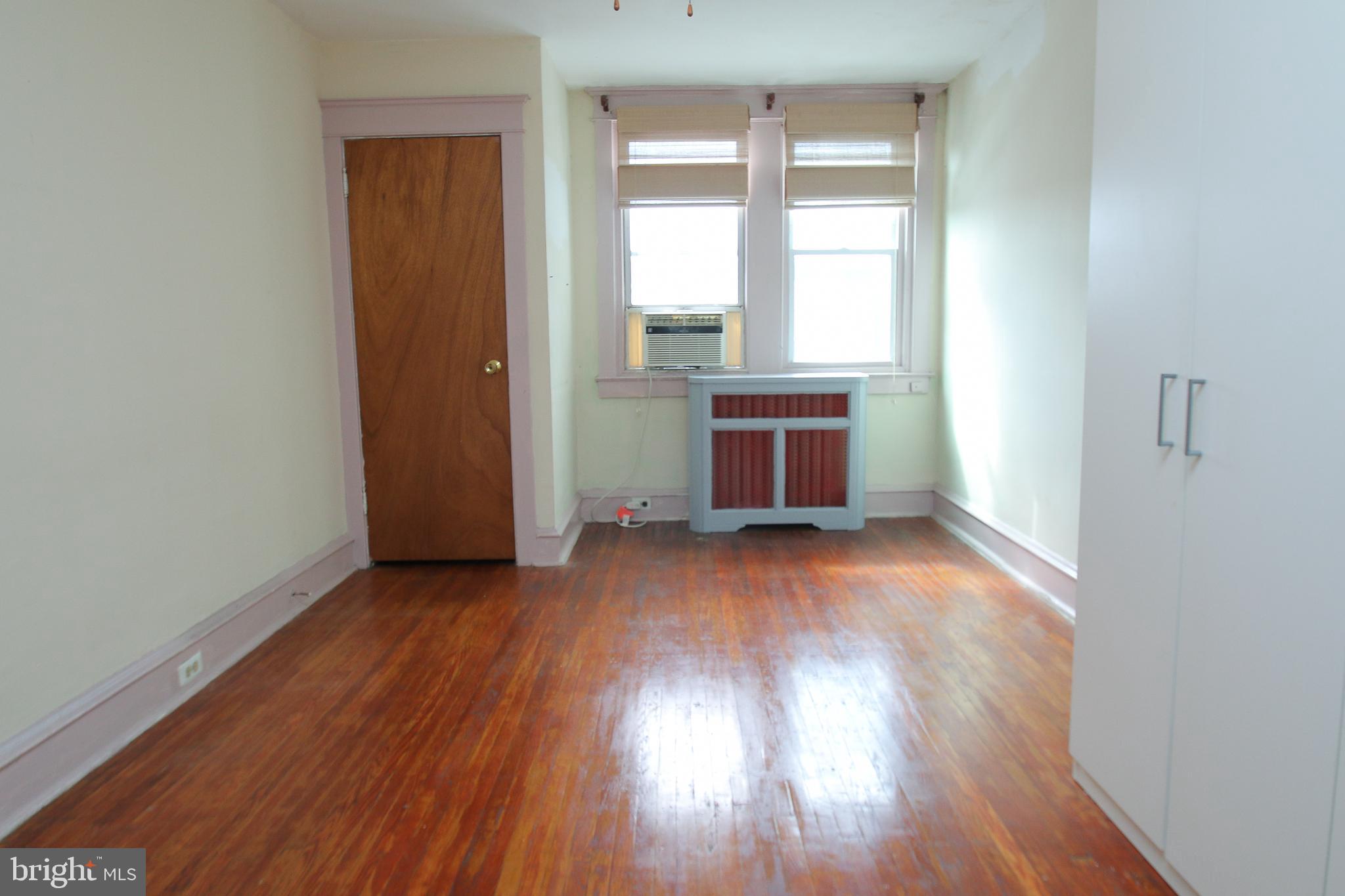 138 Heather Road Upper Darby, PA 19082 - Photo 16 of 29 1st Bedroom