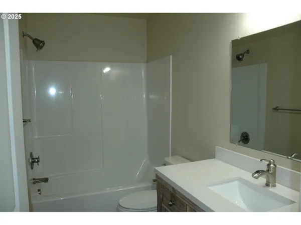 $598,900 | 360 Northwest Willamina Drive, Willamina, OR 97396