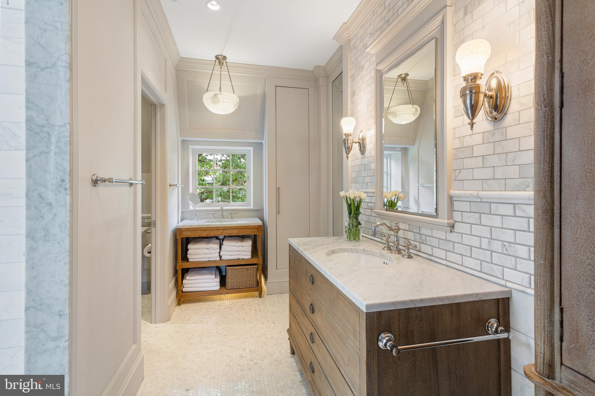 2103 R Street Northwest Washington, DC 20008 - Photo 27 of 36 Owner's Bathroom