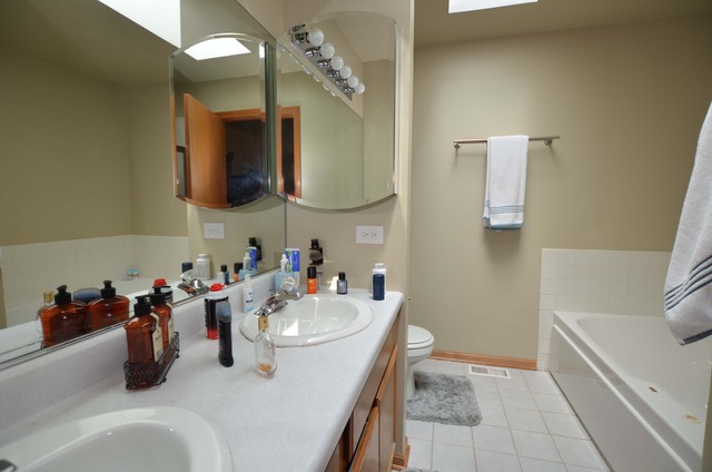372 Inner Cir Drive, Unit 372 Bolingbrook, IL 60490 - Photo 14 of 25
