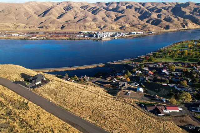 $94,500 | 2600 Valleyview Drive, Clarkston, WA 99403