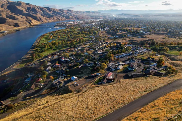 $94,500 | 2600 Valleyview Drive, Clarkston, WA 99403