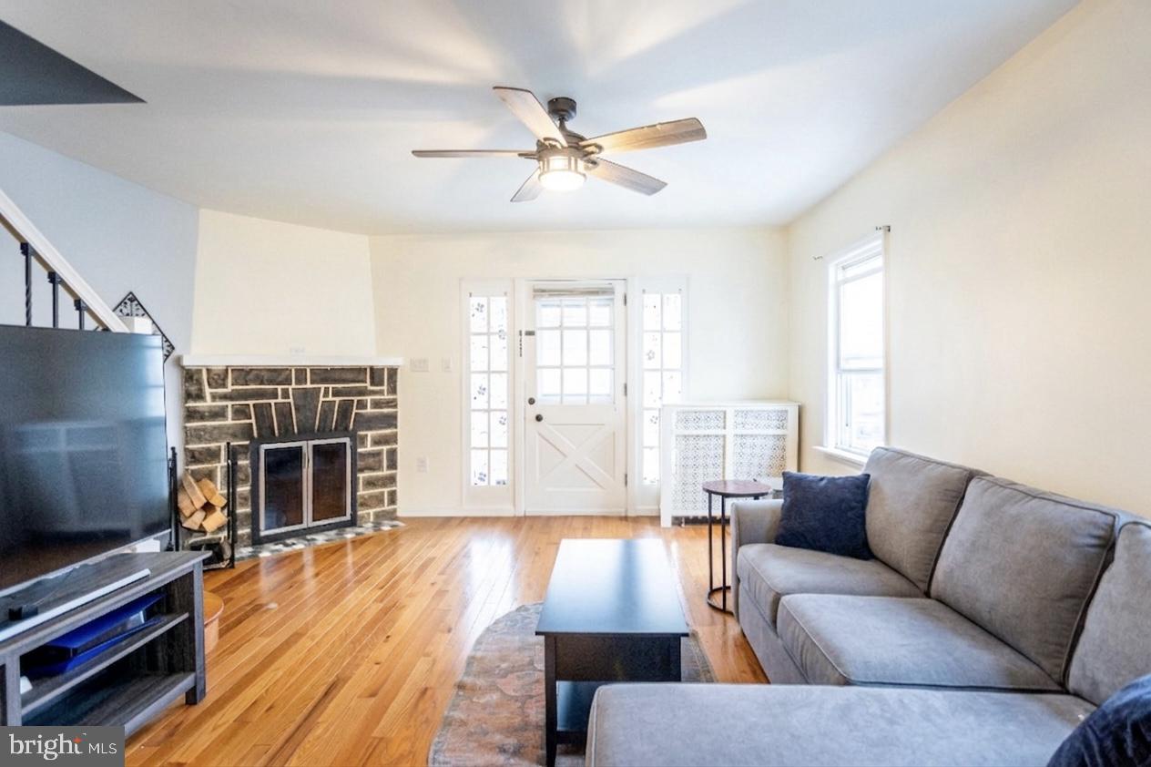 1214 Harding Drive Havertown, PA 19083 - Photo 3 of 16