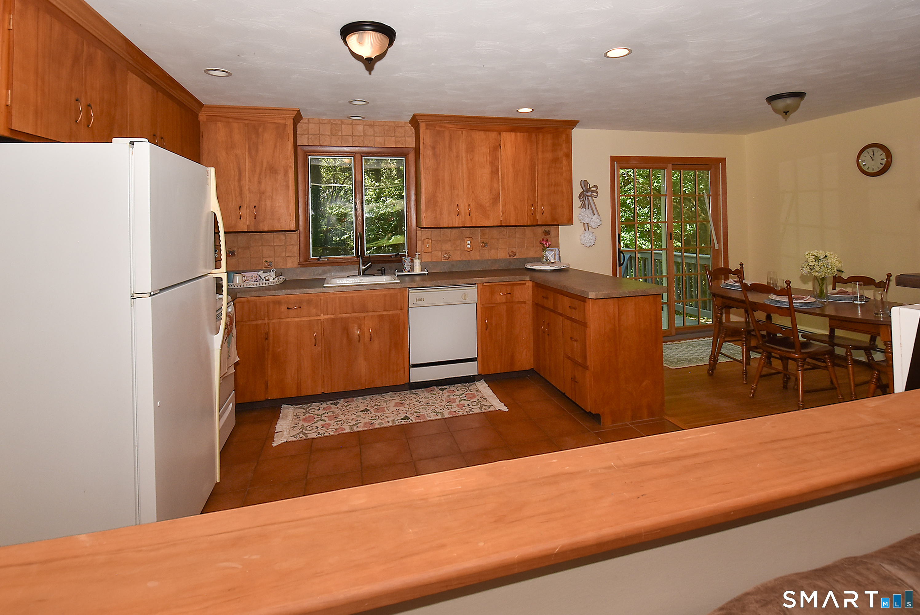 607 Old Post Road Tolland, CT 06084 - Photo 8 of 32
