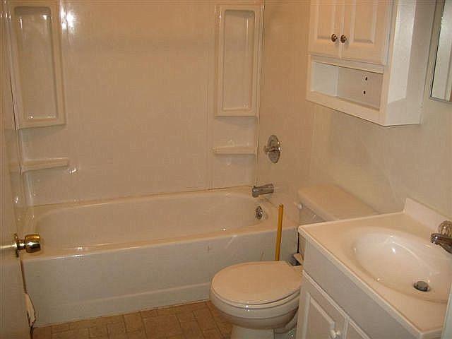 4 Nicholson Drive Pasadena, MD 21122 - Photo 6 of 40