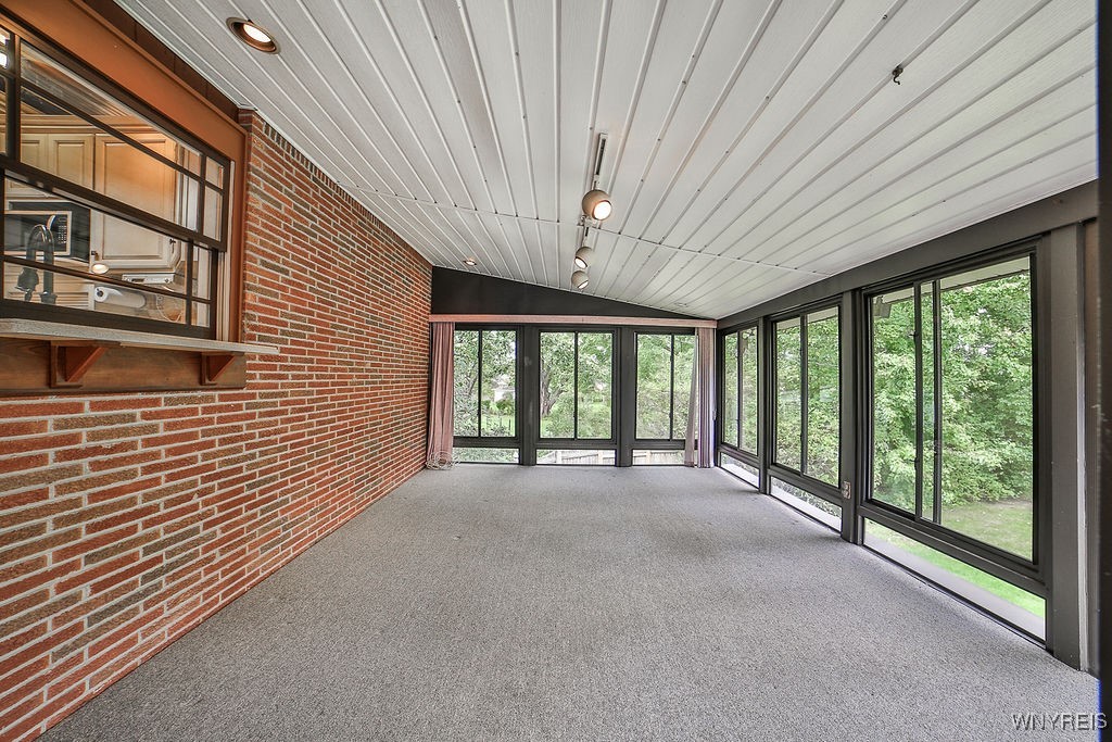 9244 Valley Stream Road Clarence, NY 14031 - Photo 21 of 42