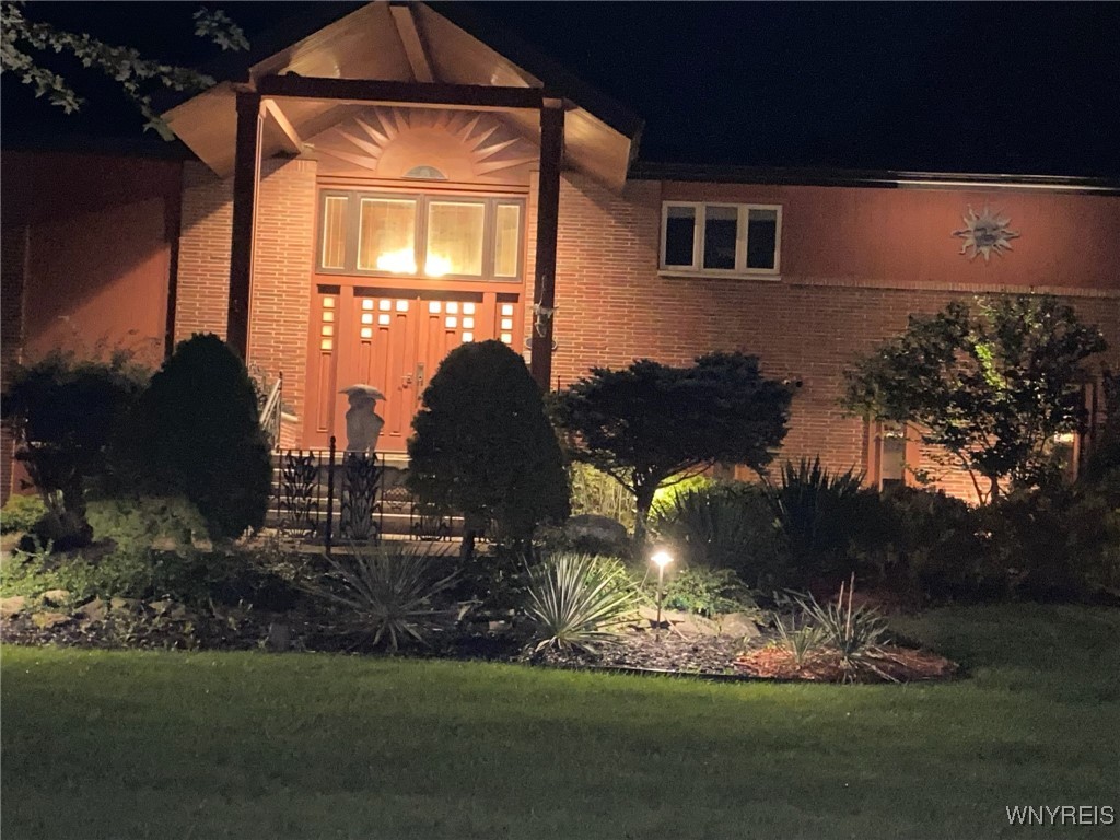 9244 Valley Stream Road Clarence, NY 14031 - Photo 4 of 42