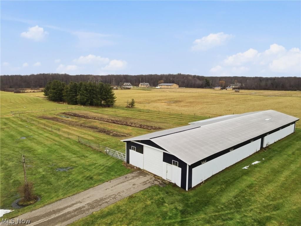 17452 Huntley Road Windsor, OH 44099 - Photo 4 of 49 View of rural area
