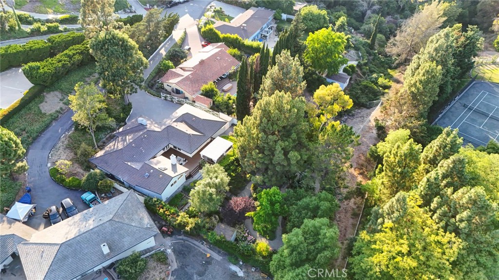 5205 Middlecrest Road Rancho Palos Verdes, CA 90275 - Photo 62 of 63 an aerial view of a residential apartment building with swimming pool and lawn chairs