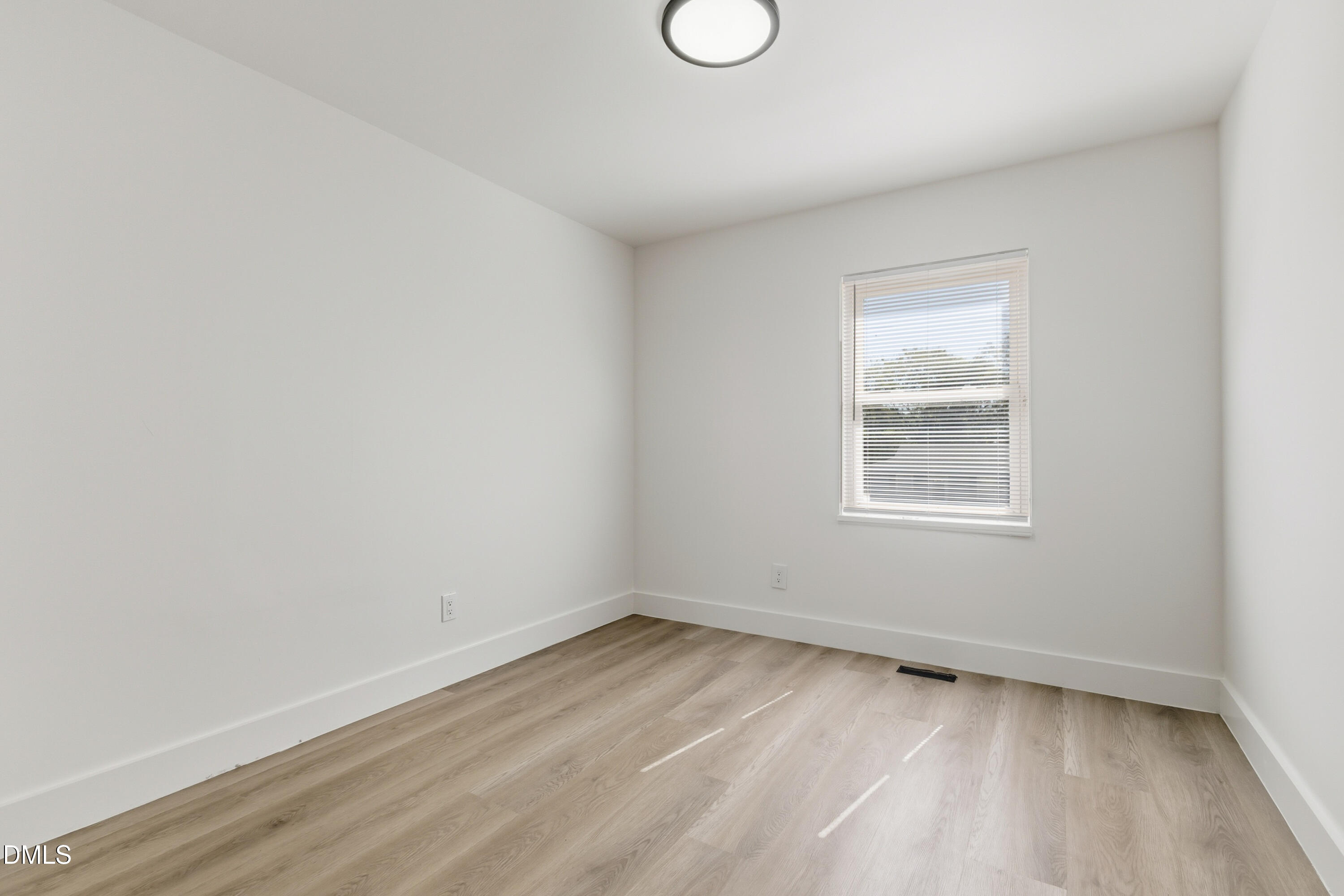 413 Solar Drive Raleigh, NC 27610 - Photo 13 of 31 CY1A4701
