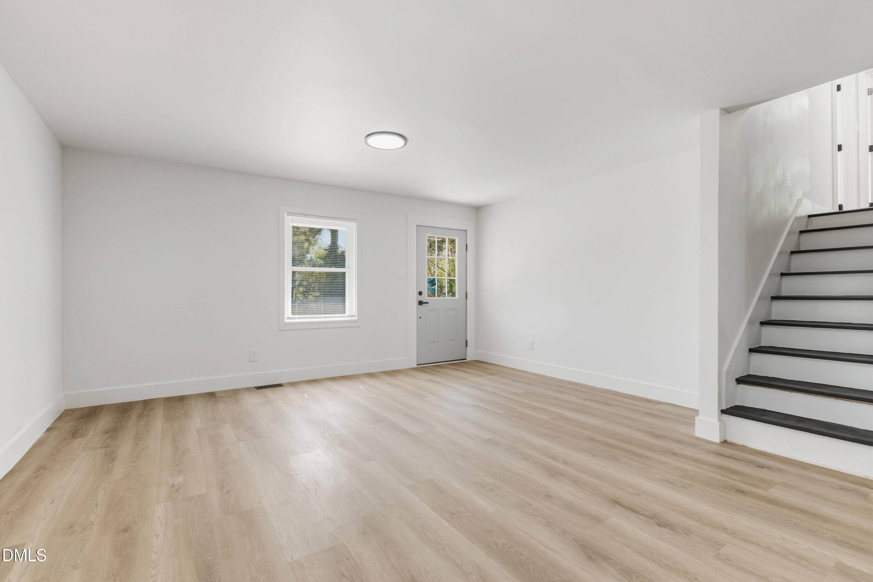 413 Solar Drive Raleigh, NC 27610 - Photo 7 of 31 CY1A4641