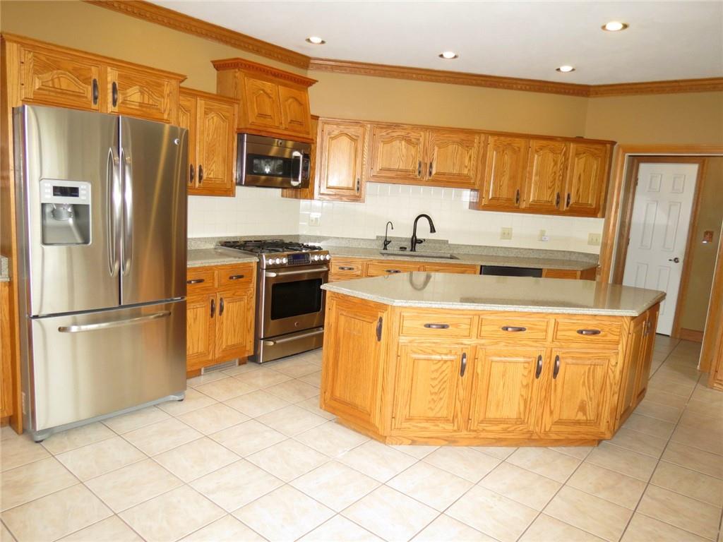 3511 Highview Way Columbus, IN 47203 - Photo 11 of 51