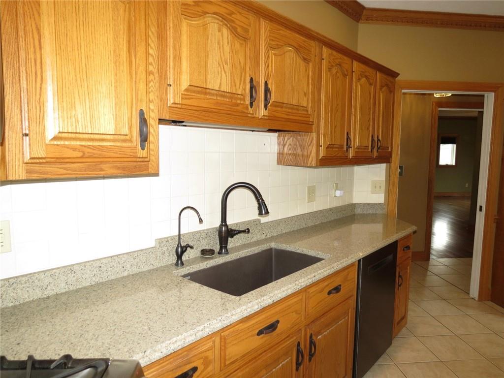 3511 Highview Way Columbus, IN 47203 - Photo 14 of 51