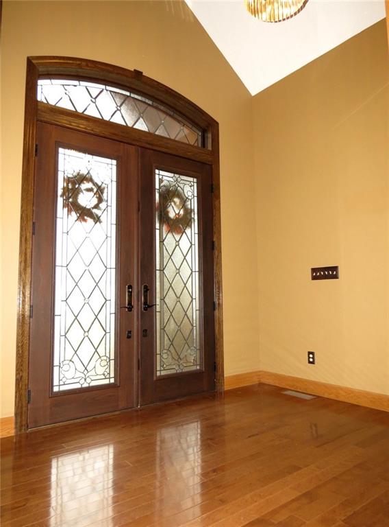 3511 Highview Way Columbus, IN 47203 - Photo 3 of 51